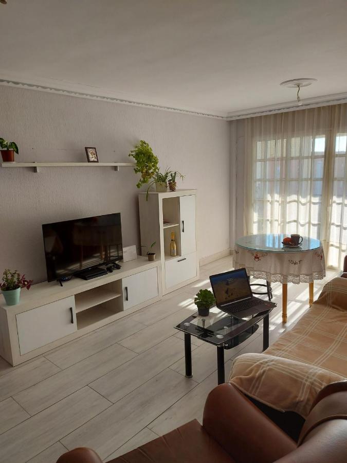 Отель Habitacion Privada A 15 Min De La Playa/Piso Уэльва Экстерьер фото