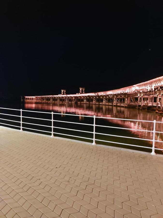 Отель Habitacion Privada A 15 Min De La Playa/Piso Уэльва Экстерьер фото
