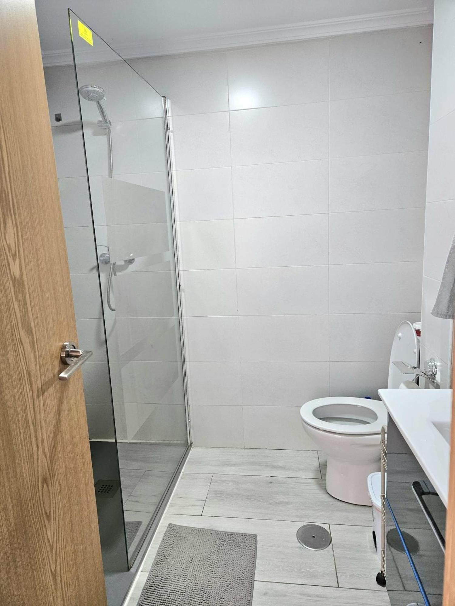 Отель Habitacion Privada A 15 Min De La Playa/Piso Уэльва Экстерьер фото