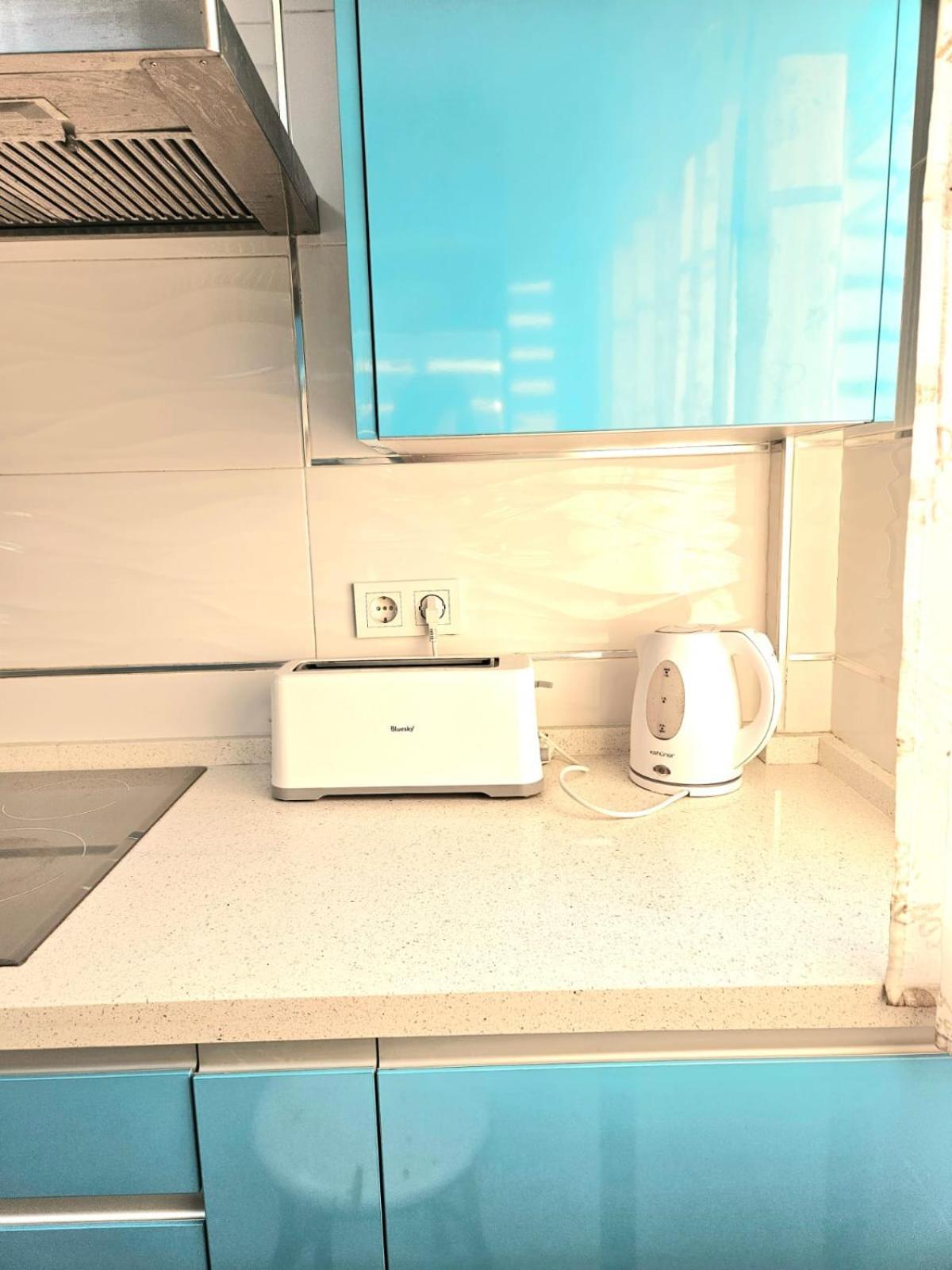 Отель Habitacion Privada A 15 Min De La Playa/Piso Уэльва Экстерьер фото